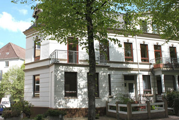 Verkauft und anschl. vermietet. Flensburg-Westliche Höhe. Hervorragend sanierte und überaus charmante Eigentumswohnung mit Balkon