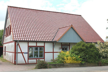 Einfamilienhaus in Flensburg-Tarup mit Büro und zusätzlichem Lager bzw. Werkstattgebäude, Wohnfläche ca. 135 m², Lager ca. 43 m², 6 Zi., ca. 841 m² Grdst.